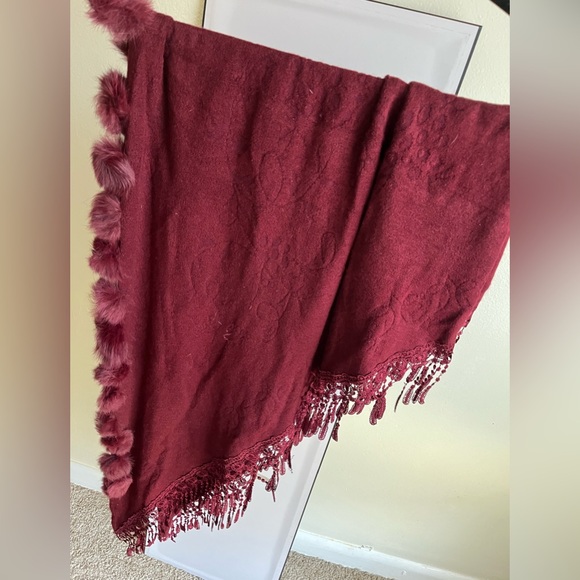 Shaw - Picture 2 of 4